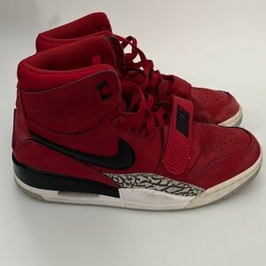 2018 Jordan Legacy 312 Toro. Red/Black. Men’s 8. Good used condition!